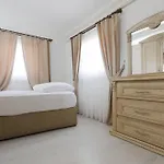 אכסניה In House
