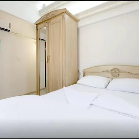 Hostal In House Esmirna